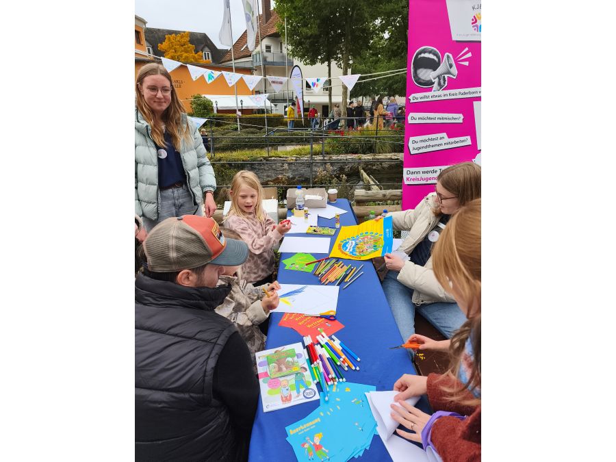 Kreisjugendbeteiligungskonferenz auf dem Weltkindertag am 12.10.2025 in Bad Lippspringe (9) Kreisjugendbeteiligungskonferenz auf dem Weltkindertag am 12.10.2025 in Bad Lippspringe (9)
